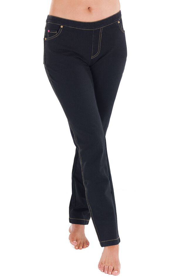 Model wearing PajamaJeans - Skinny Black image number 2